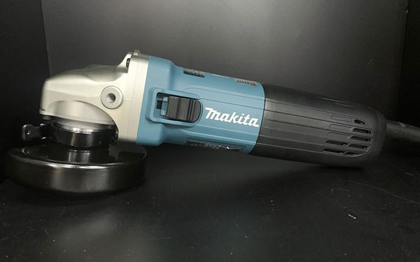 máy mài góc Makita GA4040C giúp bạn thao tác an toàn