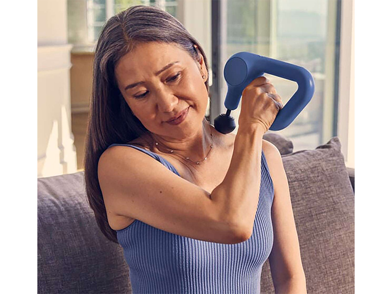 Súng massage TheraGun Relief