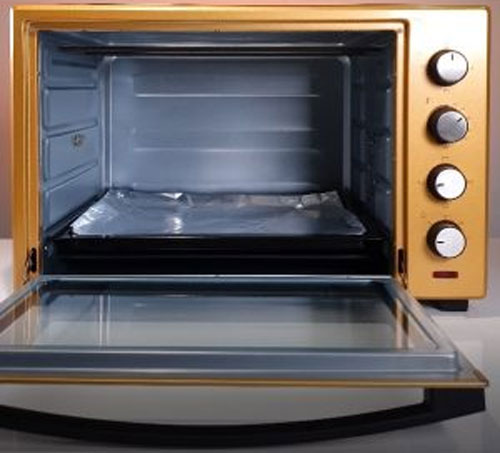 Hichiko HC-773 có dung tích là 45 lít với khoang lò thiết kế rộng rãi 