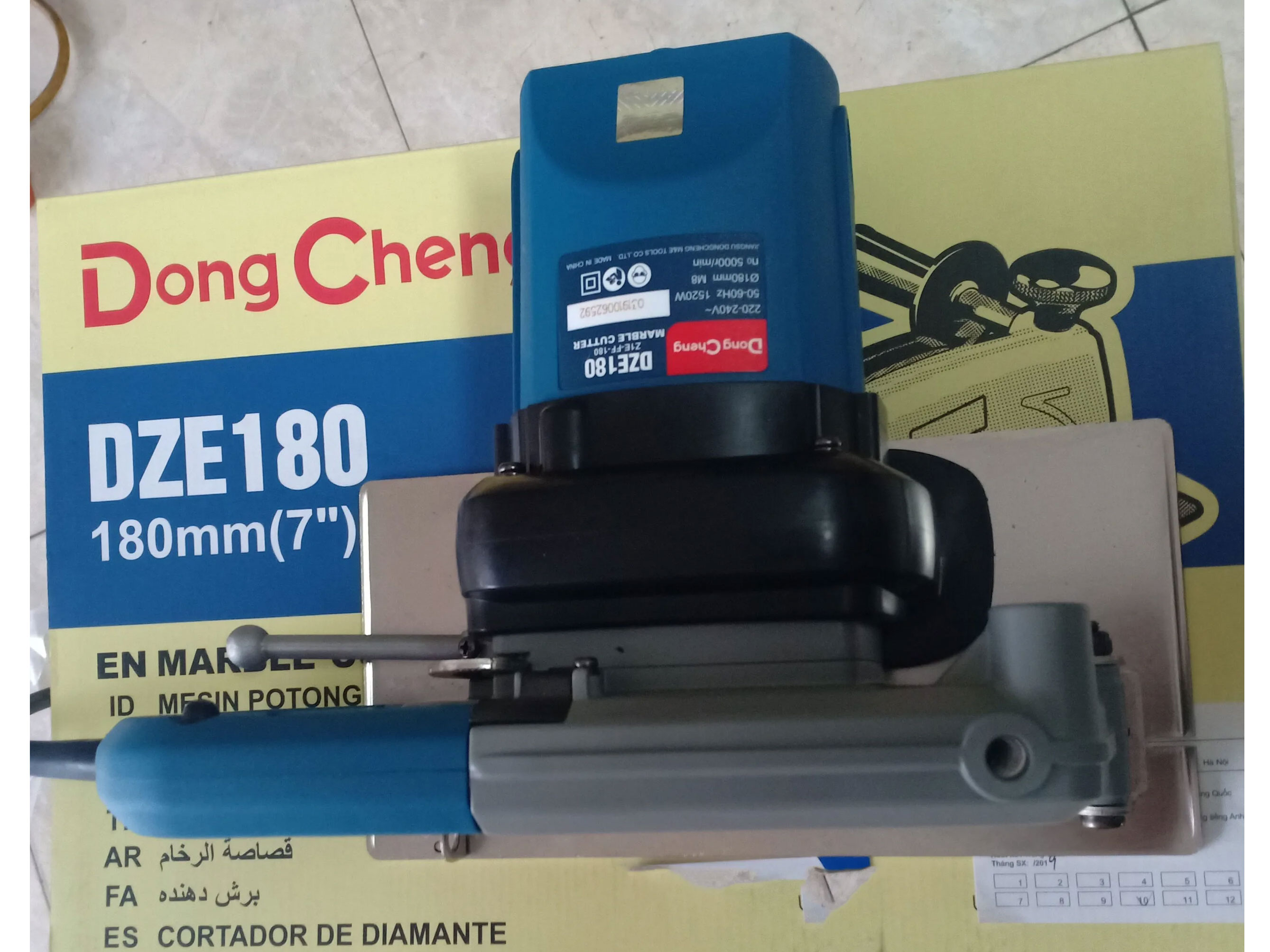 Máy cắt gạch Dongcheng 