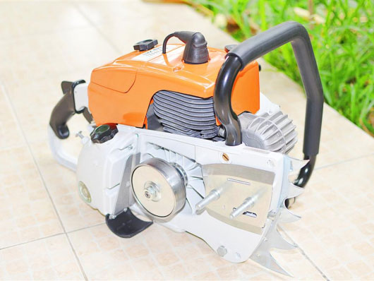 máy cưa xích STIHL MS 720 dùng xăng pha nhớt