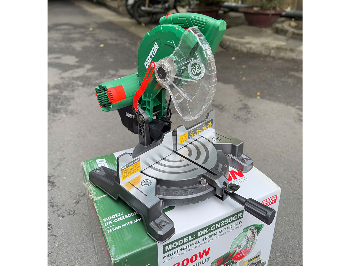 Máy cắt nhôm Dekton  