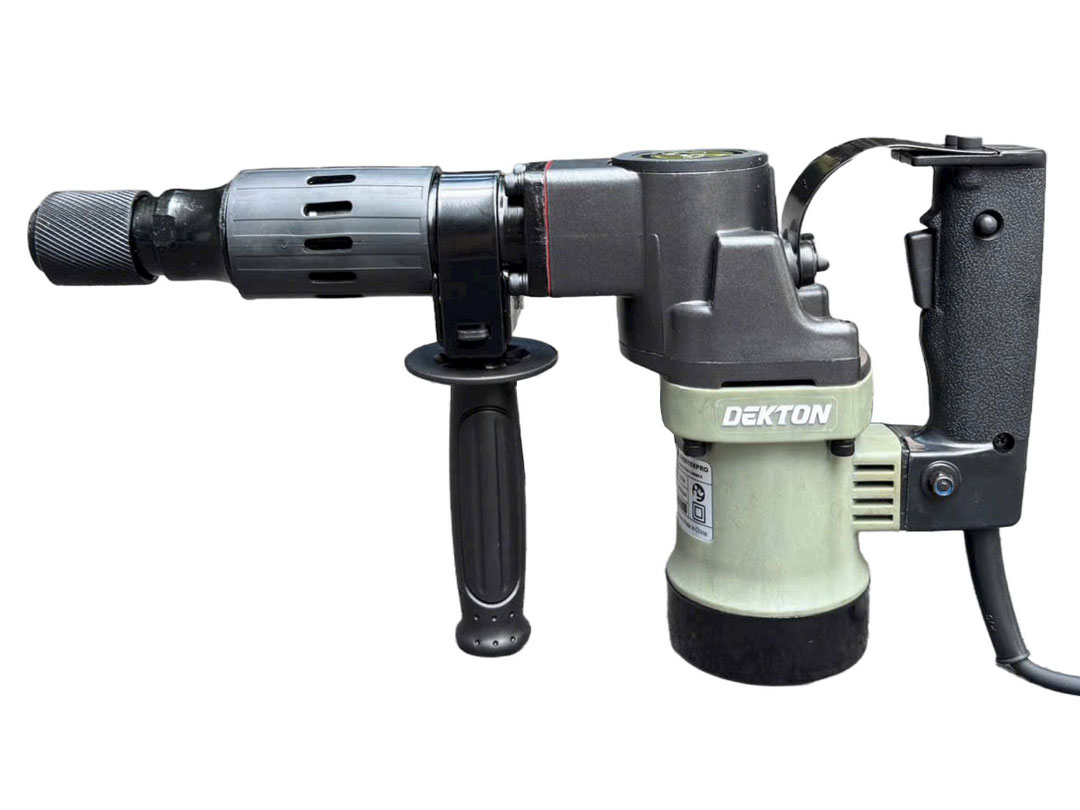 Máy đục bê tông Dekton DK-DH0810XPRO (17mm - 1.250W)