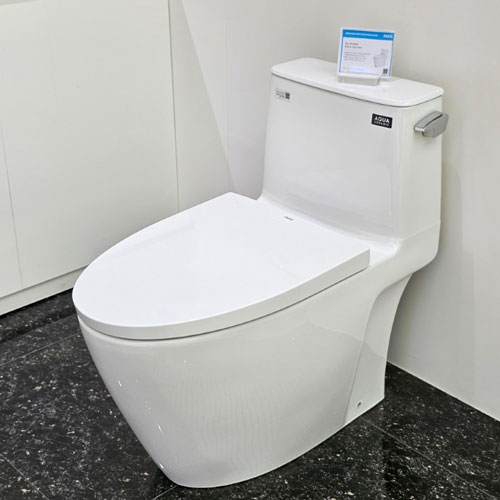 Inax AC-912VN còn sử dụng cơ chế đóng êm với bản lề giảm chấn hiện đạiInax AC-912VN còn sử dụng cơ chế đóng êm với bản lề giảm chấn hiện đại