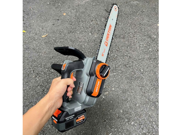 Máy cưa xích pin Dekton 