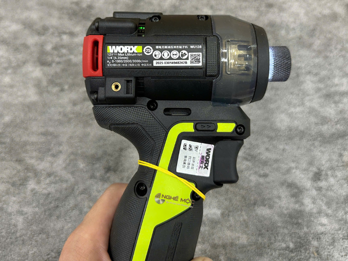Máy vặn vít búa dầu dùng pin 12V Worx WU138.1 (1 Pin 2.0Ah,1 Sạc)