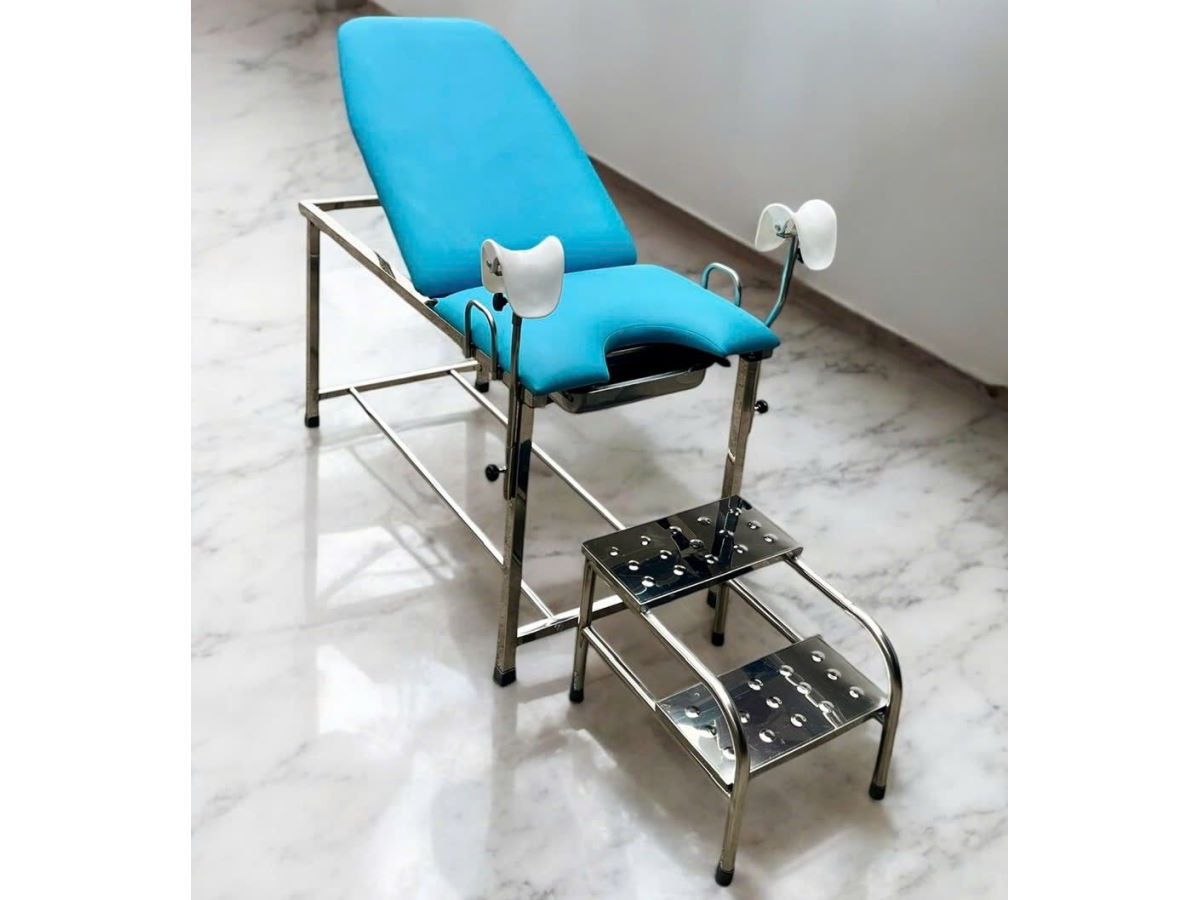 Bàn khám phụ khoa inox 3A kèm đệm và bục Bàn khám phụ khoa inox 3A kèm đệm và bục