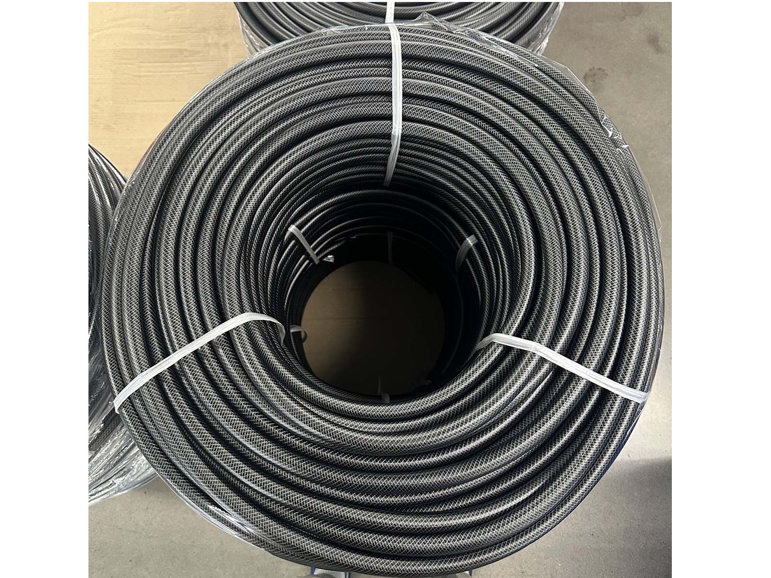Ống dẫn nước 12mm x 16.5mm Smoke VN 230208CBKZVQ08