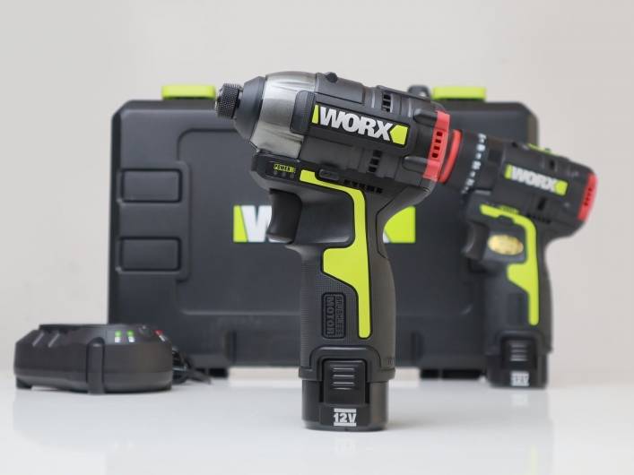 máy vặn vít Worx WU132