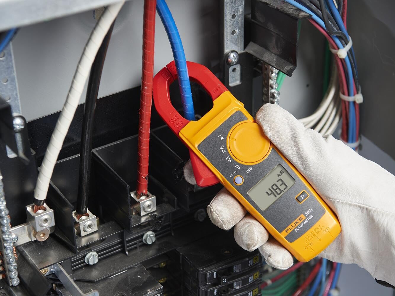 Thiết kế nhỏ gọn, tiện dụng và bền bỉ Ampe kìm AC Fluke 302+ (400A)