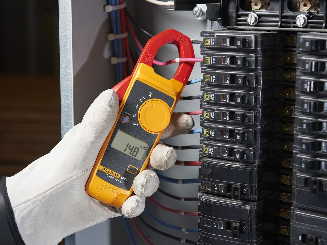 Khả năng đo lường đa dạng, chính xác cao Ampe kìm AC Fluke 302+