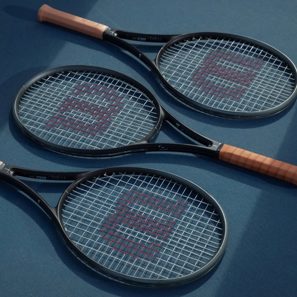 Thiết kế hợp tác cùng Roger Federer – tinh hoa từ sân đấu Vợt Tennis Wilson RF 01 FRM WR151411U2