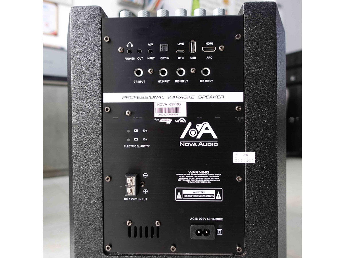 Nova-08Pro có nhiều cổng kết nối Nova-08Pro