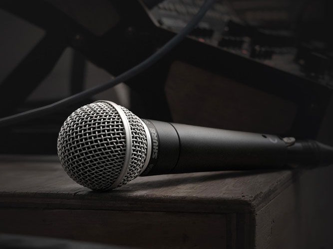 Micro có trang bị màng lọc  Micro có dây