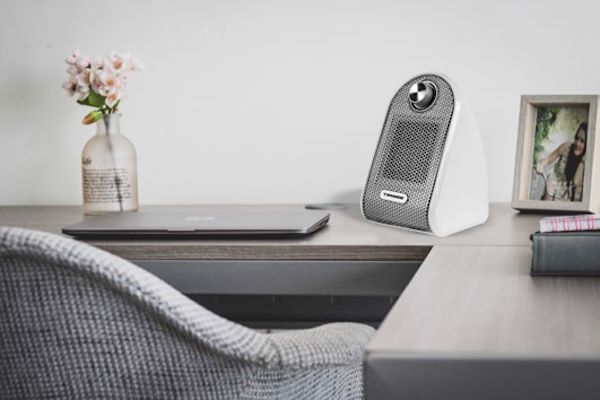 Thiết kế nhỏ gọn, hiện đại Sưởi gốm mini Tiross TS9296