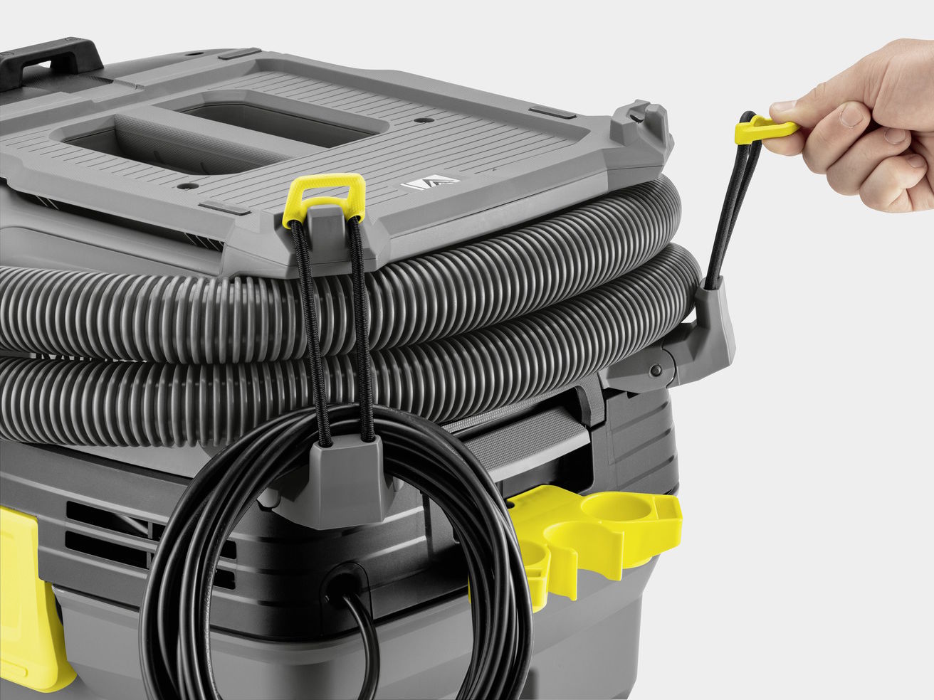 Máy hút bụi khô và ướt có thể quấn dây điện gọn gàng lên thân máy Máy hút bụi khô và ướt