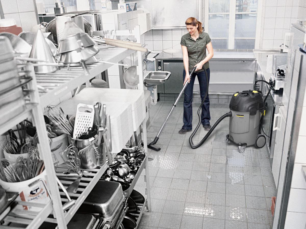 Karcher NT 65/2 Ap EU (1.667-291.0) có bánh xe di chuyển thuận tiện Karcher NT 65/2 Ap EU (1.667-291.0)