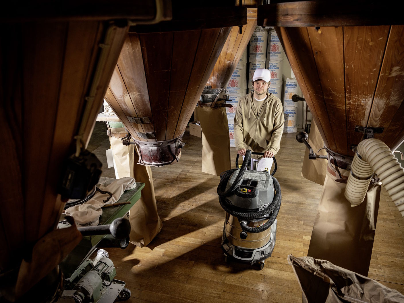 Máy hút bụi khô và ướt Karcher NT 75/1 Me Ec H Z22 (1.667-331.0) Máy hút bụi khô và ướt Karcher NT 75/1 Me Ec H Z22 (1.667-331.0)