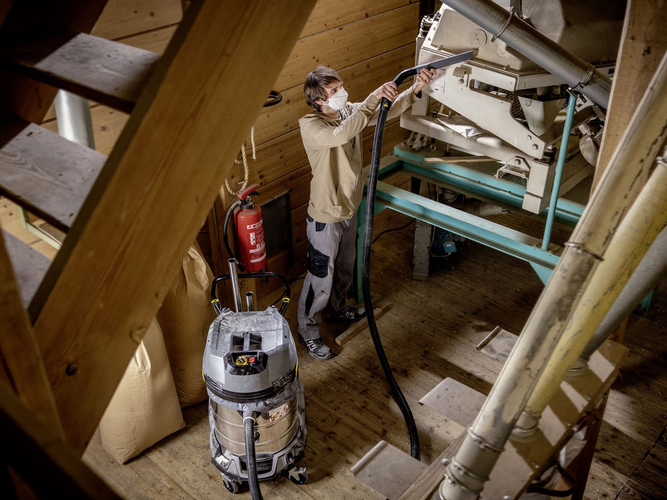 Karcher NT 75/1 Me Ec H Z22 (1.667-331.0) có công suất lớn 1000W Karcher NT 75/1 Me Ec H Z22 (1.667-331.0)