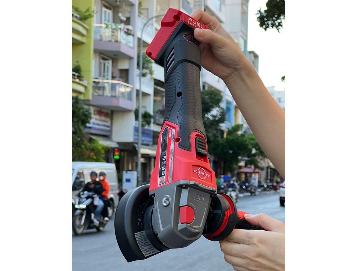 Máy mài góc gọn nhẹ dễ thao tác Máy mài góc