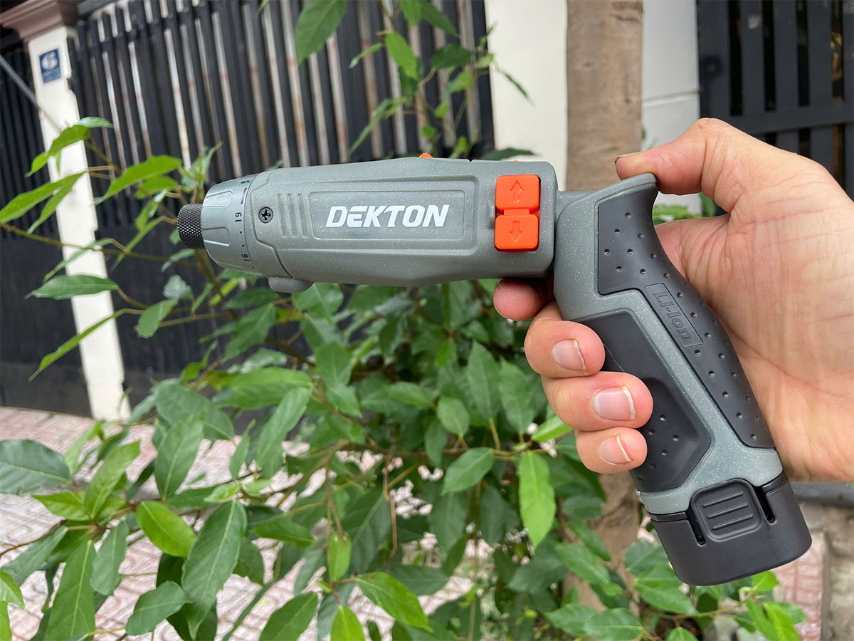 Máy vặn vít gập dùng pin 7.2V Dekton DK-VGT12N Máy vặn vít gập dùng pin 7.2V Dekton DK-VGT12N