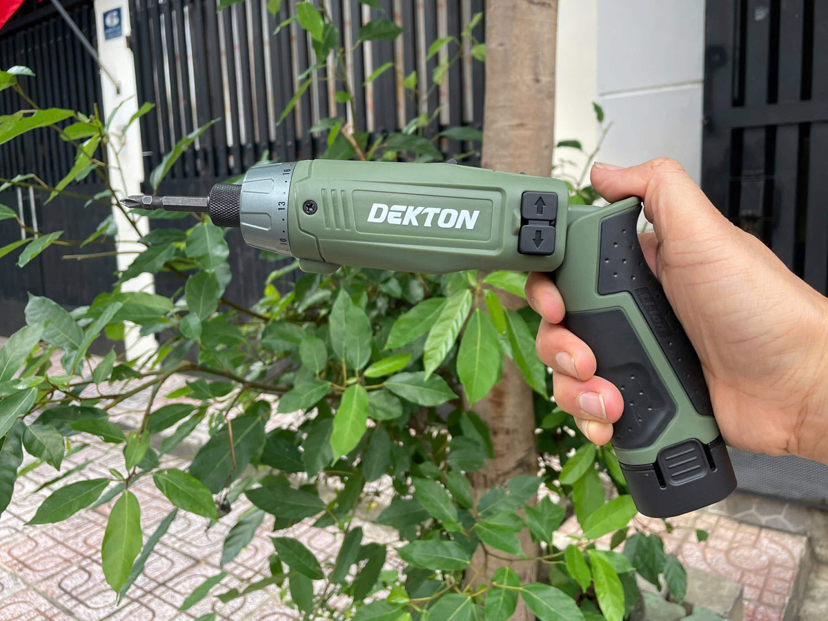 Máy vặn vít gập dùng pin 7.2V Dekton DK-VGT12XN Máy vặn vít gập dùng pin 7.2V Dekton DK-VGT12XN
