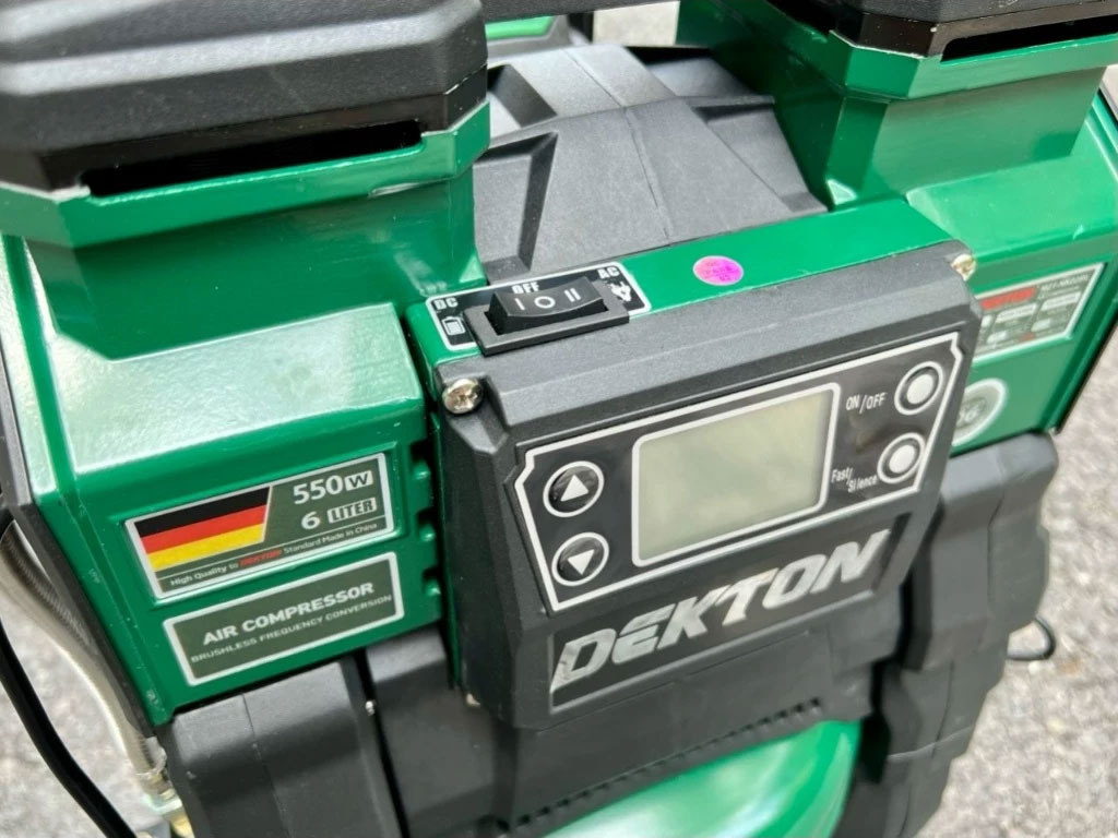 M21-NK02BL có màn hình hiển thị áp suất M21-NK02BL