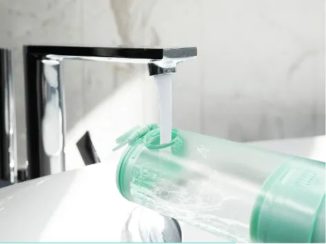 Tăm nước mini có dung tích bình nước 200ml Tăm nước mini