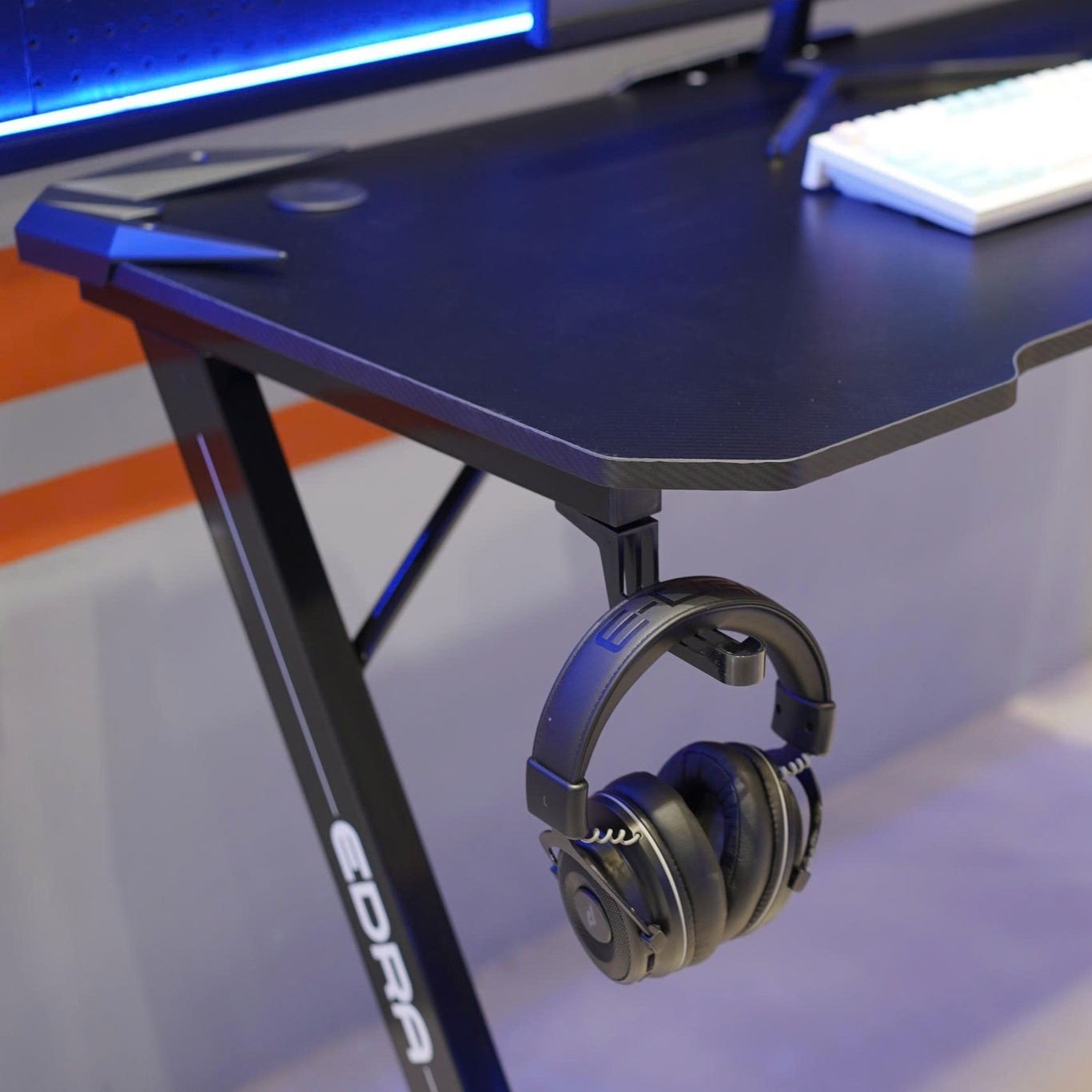 Bàn gaming có khe đi dây & khay nước E-DRA EGT1260ZS