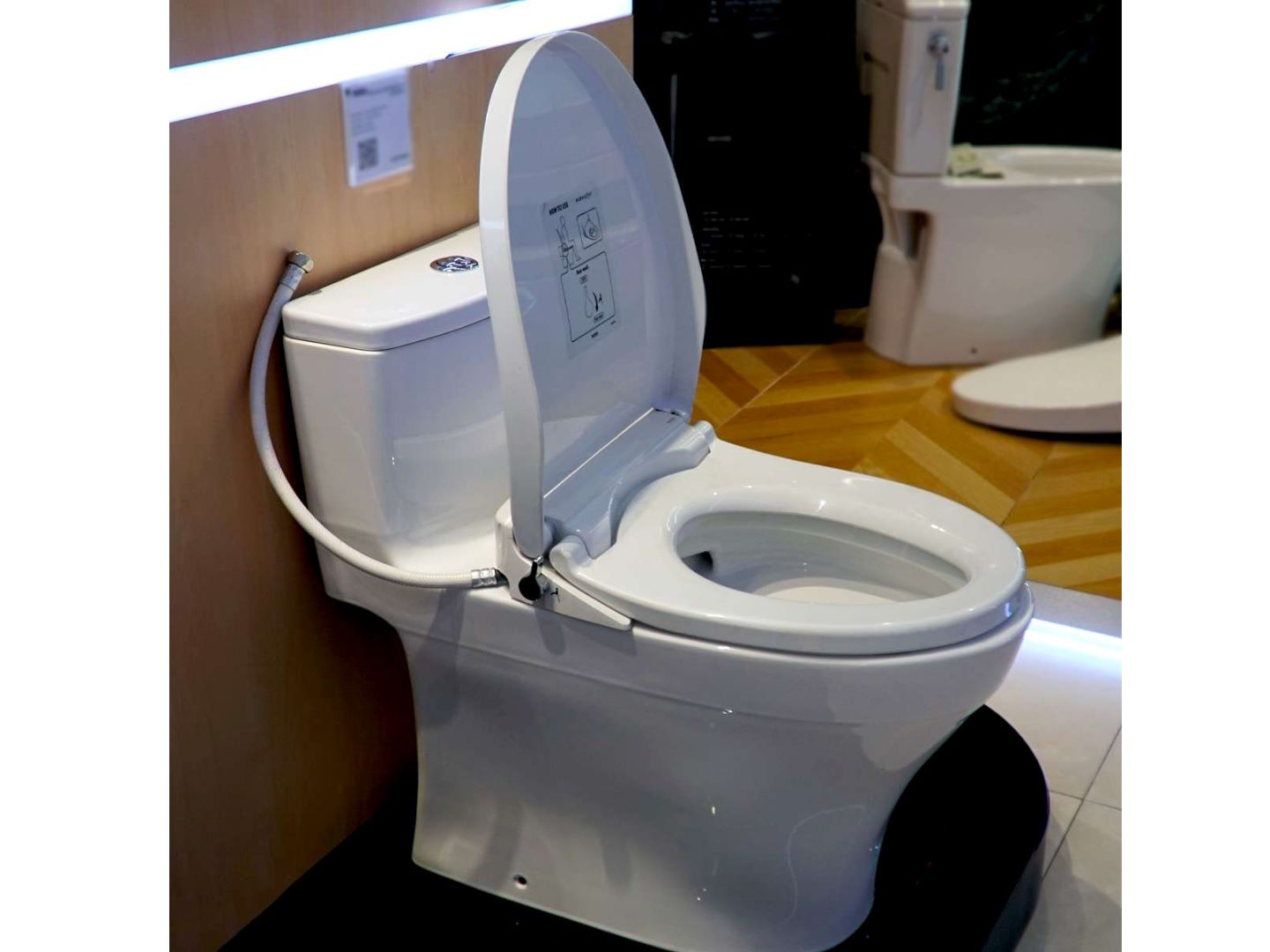 Bồn cầu Toto MS885DE2 kèm vòi rửa cơ Ecowasher TCW07S