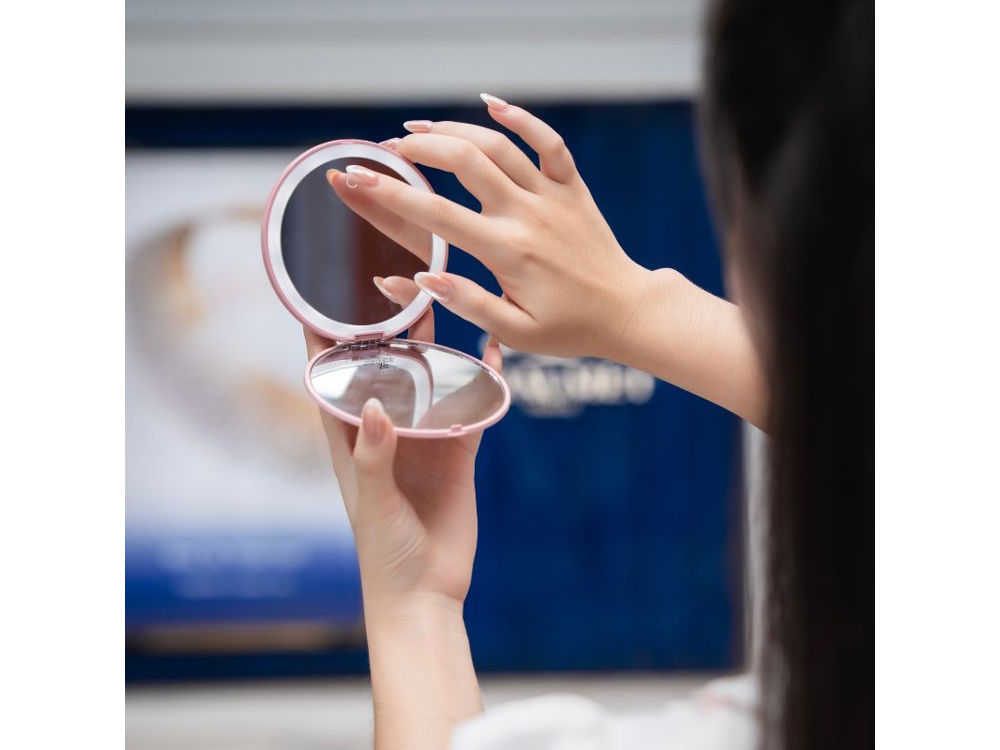 Gương Led trang điểm gồm 24 bóng Led nhỏ Gương Led trang điểm