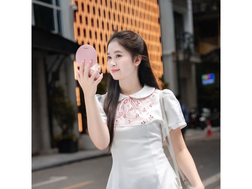 Miro O2 Pocket thiết kế đèn Led chọn được màu ánh sáng Miro O2 Pocket