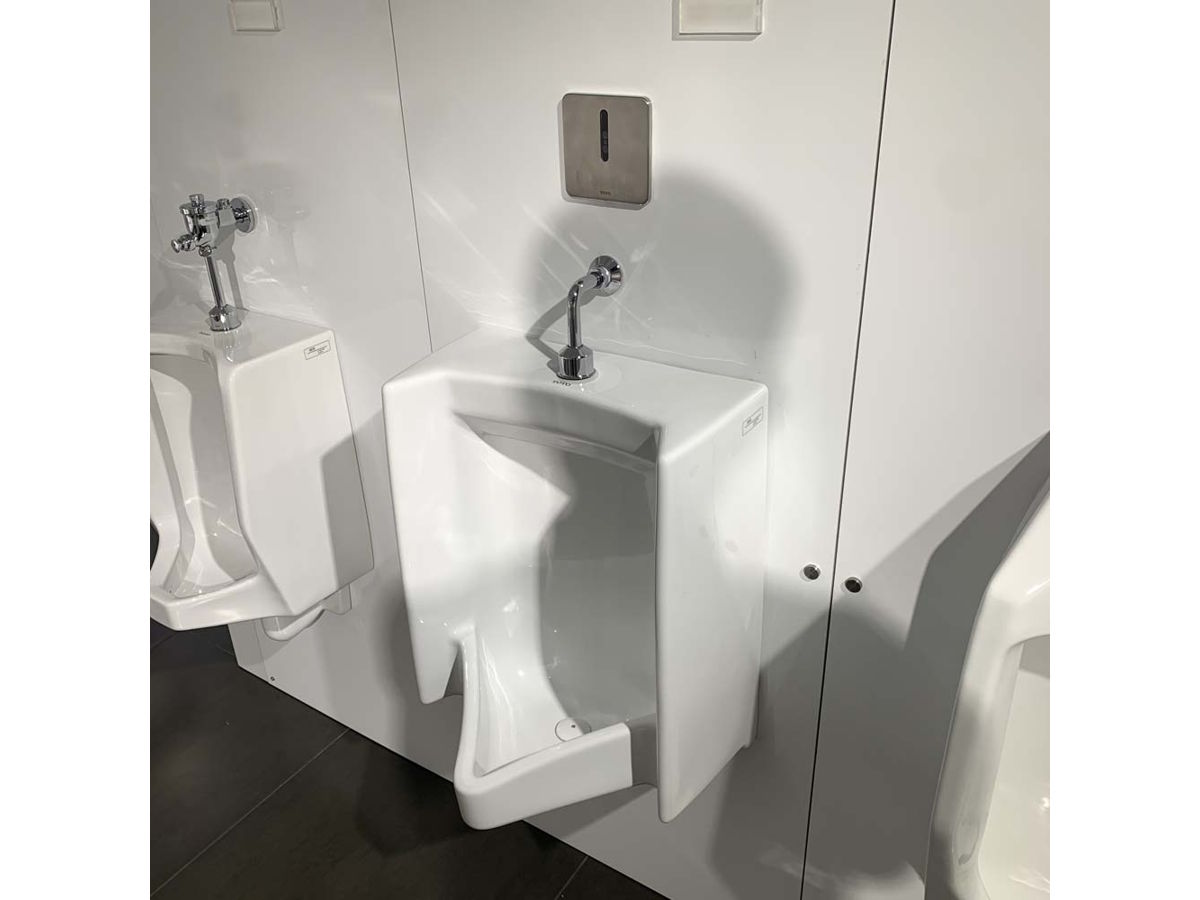 Bồn tiểu nam có móc treo Bồn tiểu nam