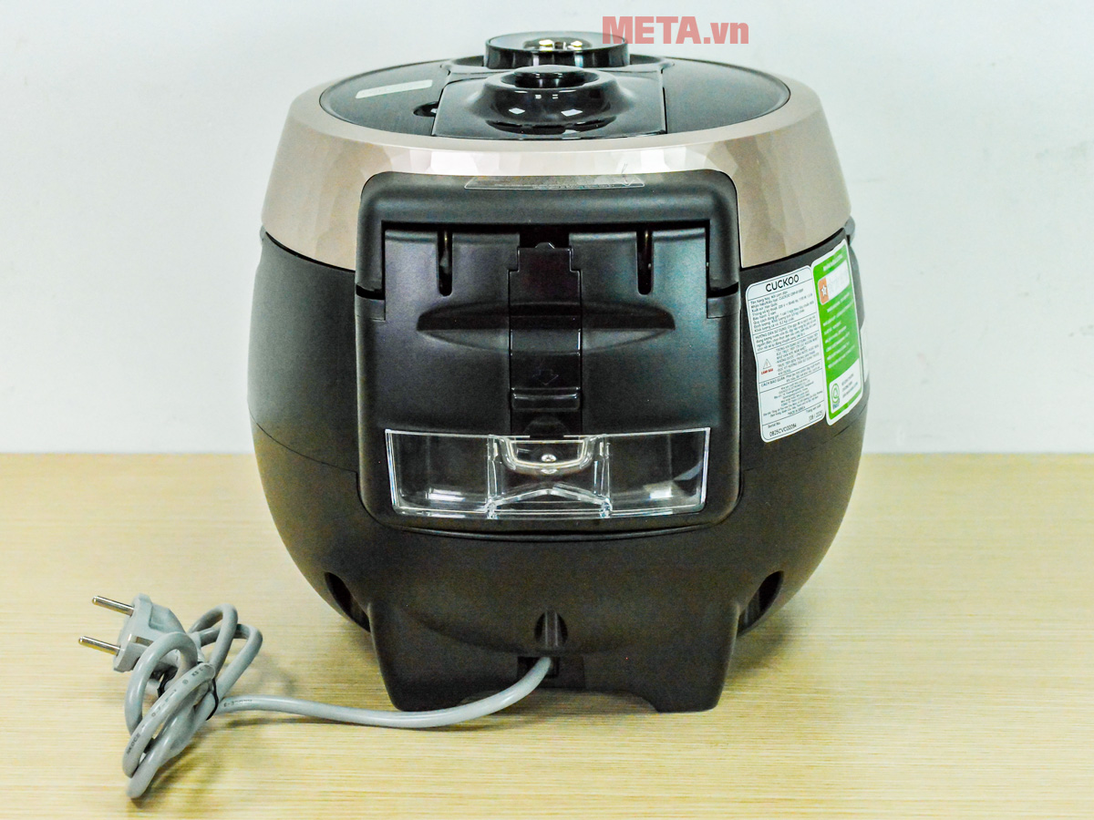 Phía sau nồi là hệ thống chứa nước thừa thông minh Cuckoo CRP-R1000F/BKGBCRVNCV 1.8 lít
