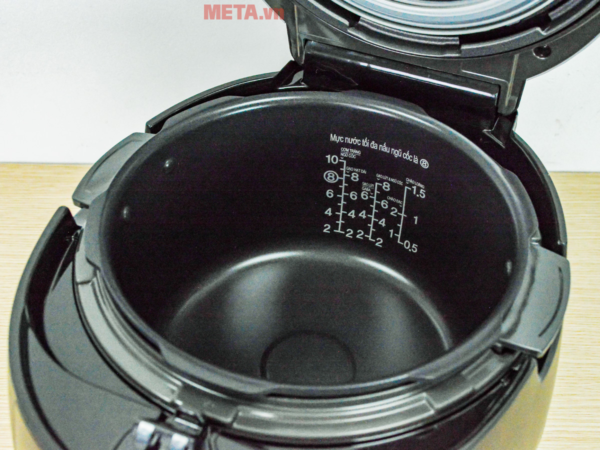 Lòng nồi có vạch chia rõ ràng Lòng nồi có vạch chia rõ ràng