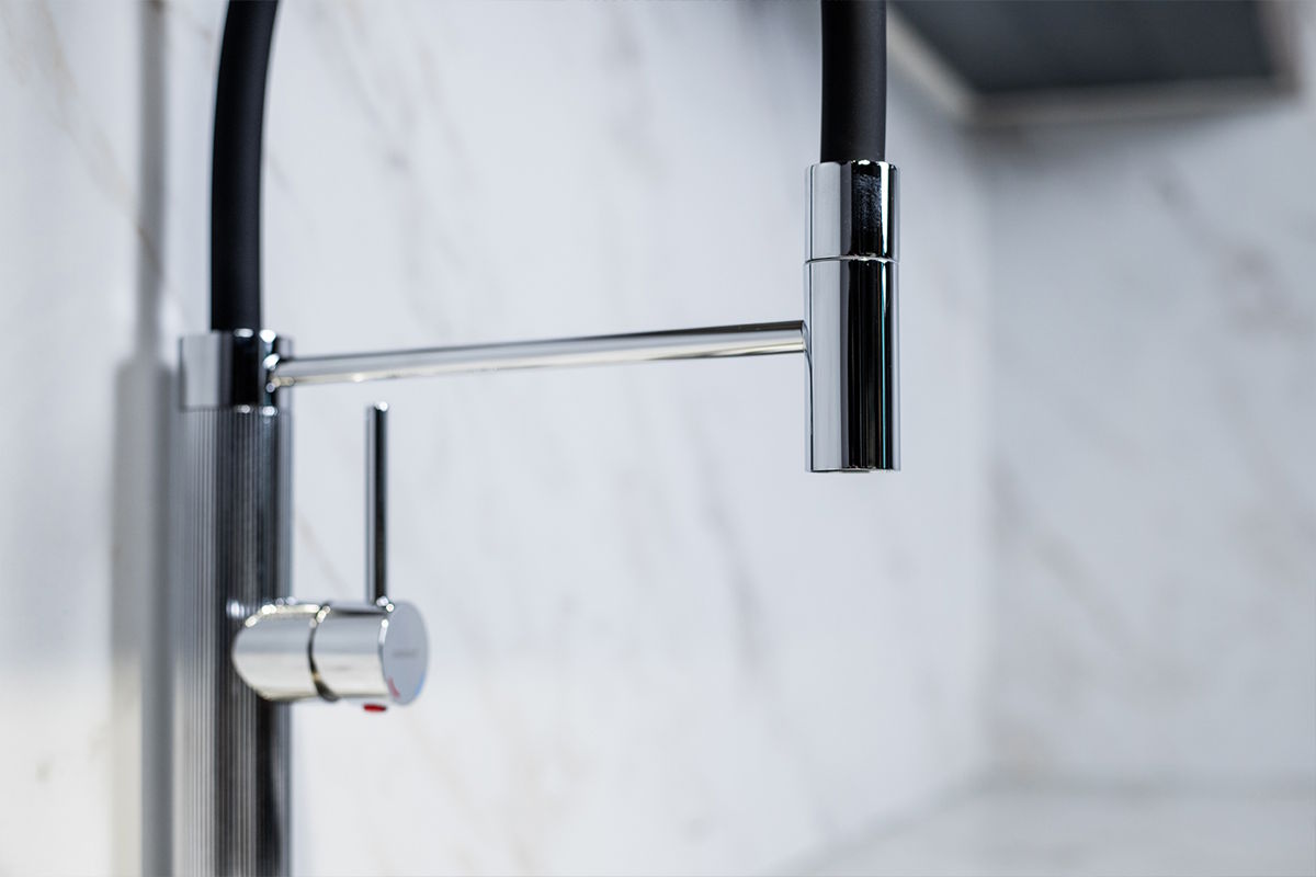 Vòi rửa chén dây rút nóng lạnh GrandX GXF01