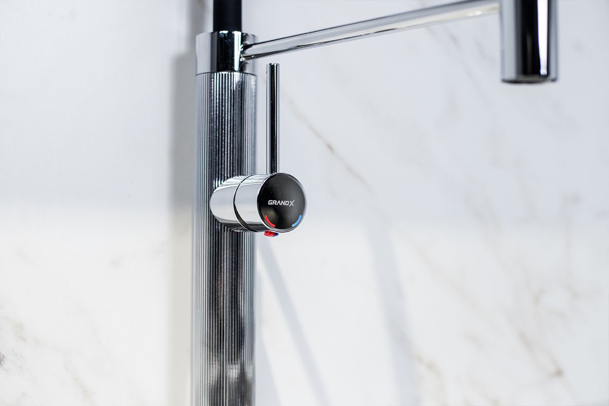 Vòi rửa chén dây rút nóng lạnh 