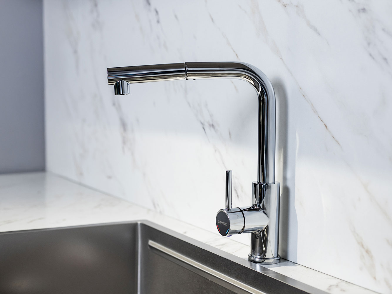 Vòi rửa chén dây rút nóng lạnh GrandX GXF02