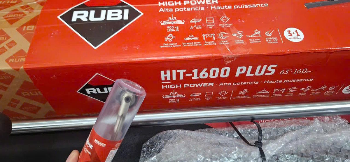 Rubi HIT-1600 Plus bẩy gạch sau khi cắt dễ dàng Rubi HIT-1600 Plus
