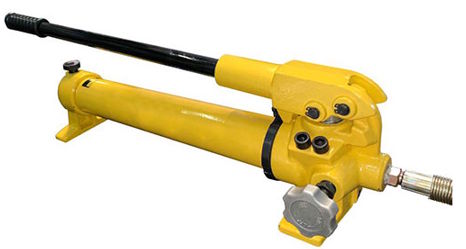 Changyou CP-700 gọn nhẹ dễ thao tác bơm Changyou CP-700