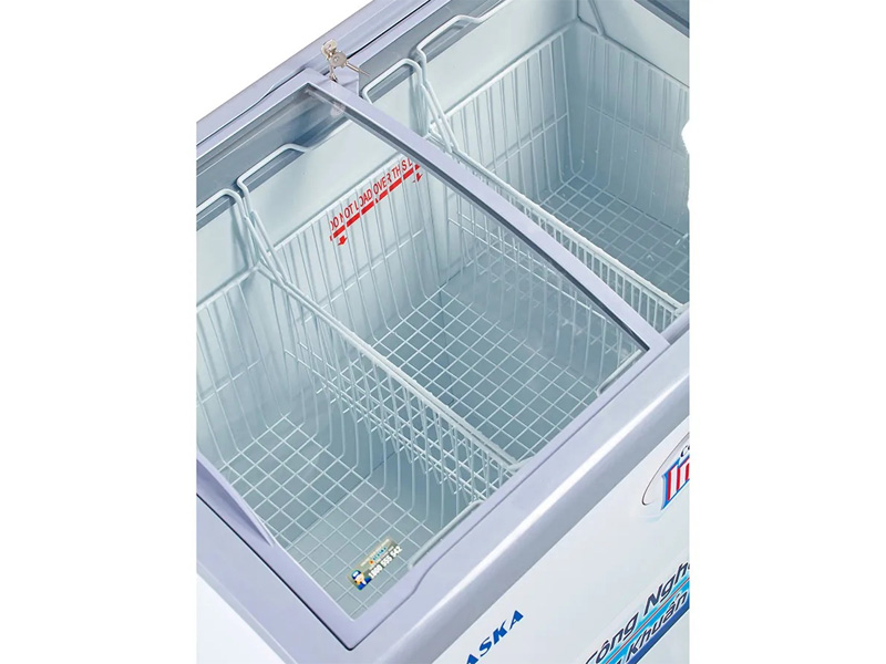 Tủ đông 1 ngăn Alaska KC-210C có giỏ đi kèm Tủ đông 1 ngăn Alaska KC-210C có giỏ đi kèm