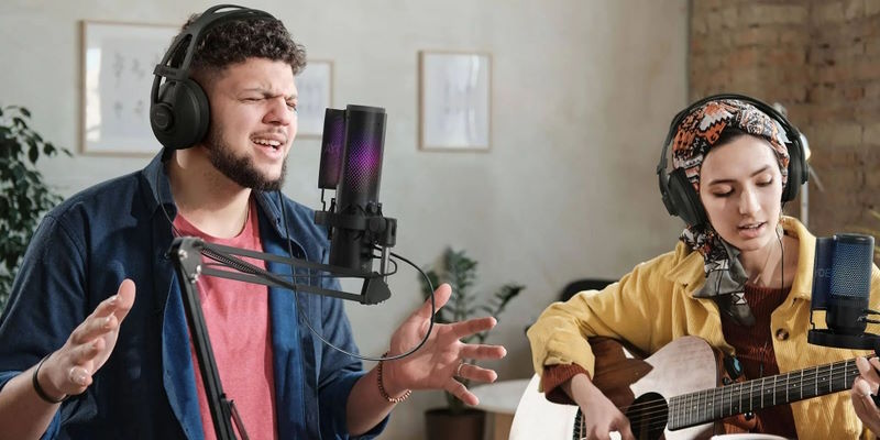 Microphone để bàn Boya K3