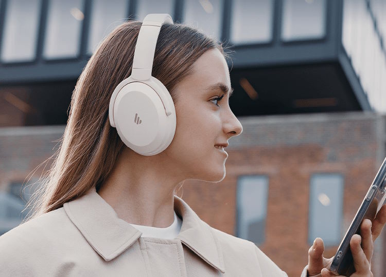 Tai nghe Bluetooth Edifier WH700NB Pro