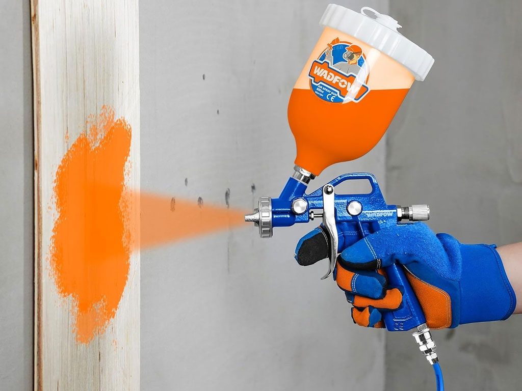 Bình phun sơn dùng khí Wadfow có khả năng phun rộng tới 230mm Bình phun sơn dùng khí Wadfow