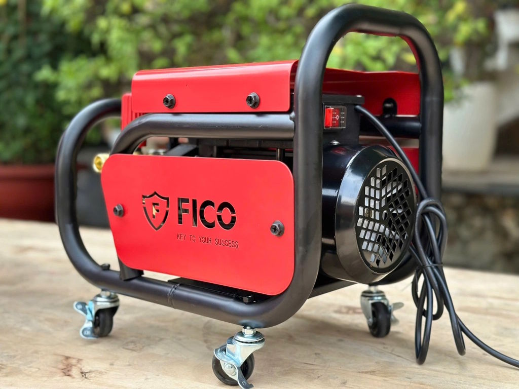 Máy xịt rửa Fico có 4 bánh xe Máy xịt rửa Fico