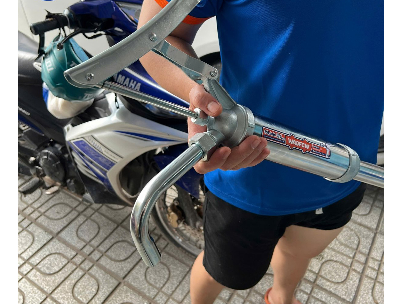 Dụng cụ bơm dầu bằng tay làm từ thép carbon Dụng cụ bơm dầu bằng tay