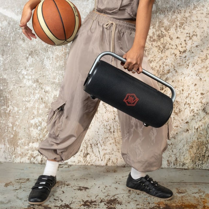 Kháng nước IPX5 – Sẵn sàng cho mọi hoạt động ngoài trời Loa Bluetooth Alpha Works