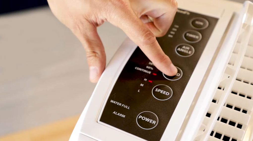 Máy hút ẩm WDD80 có nút nhấn cơ dễ dùng Máy hút ẩm WDD80