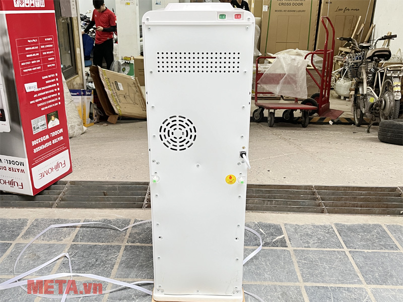 Mặt sau của cây nước Cây nước nóng lạnh Fujihome WD5320E
