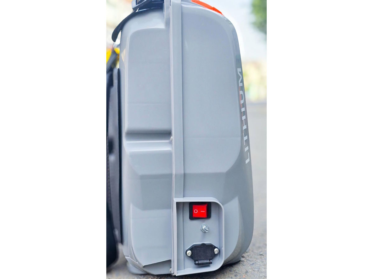 Máy phun thuốc Bgas dùng pin sạc điện Máy phun thuốc Bgas